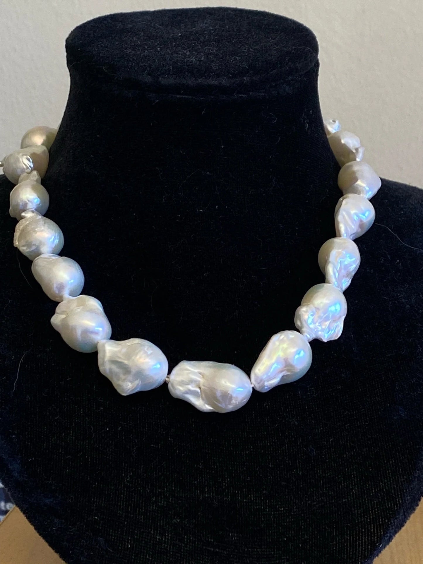 Baroque Pearls 14mm white gold floral clasp