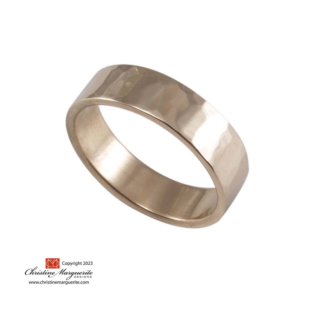 The Elegant planished surface gold band 6mm wide