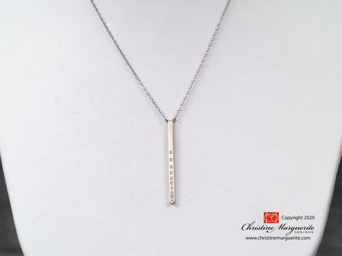 10th Anniversary Simple Diamond Necklace White Gold