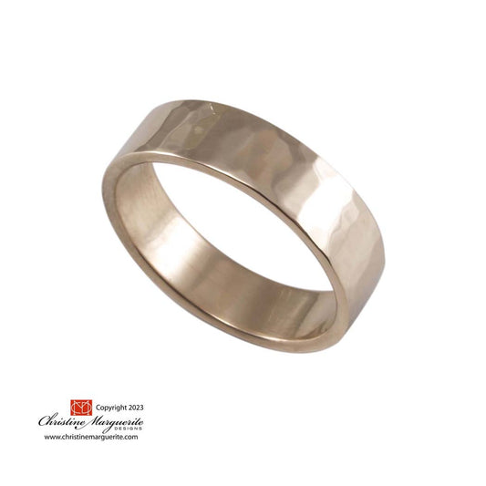 The Elegant planished surface gold band 6mm wide