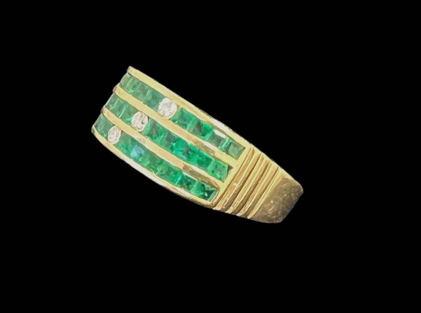 NS 001 18KY gold emerald and diamond invisible setting ring