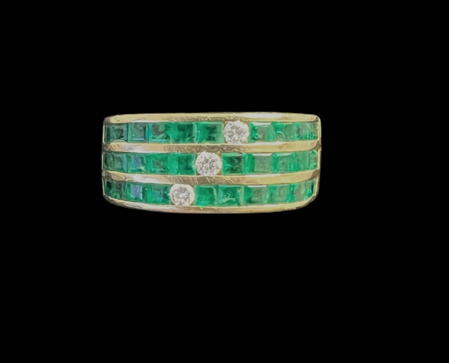 NS 001 18KY gold emerald and diamond invisible setting ring