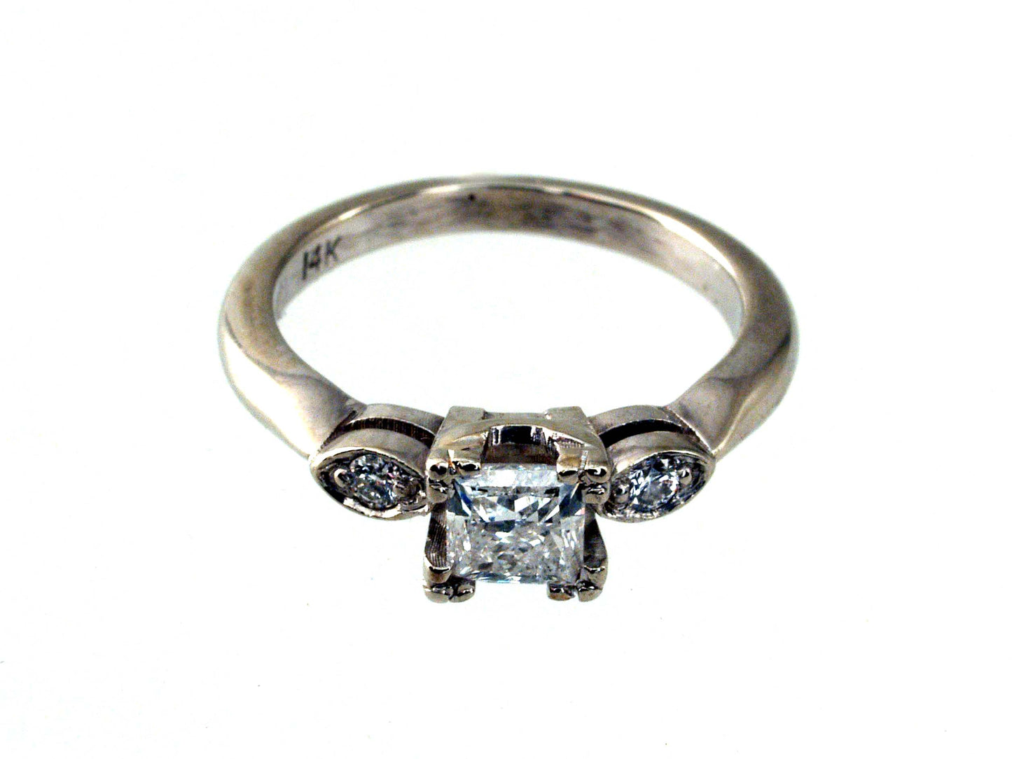 HE-Vintage White Gold Petite Diamond Ring