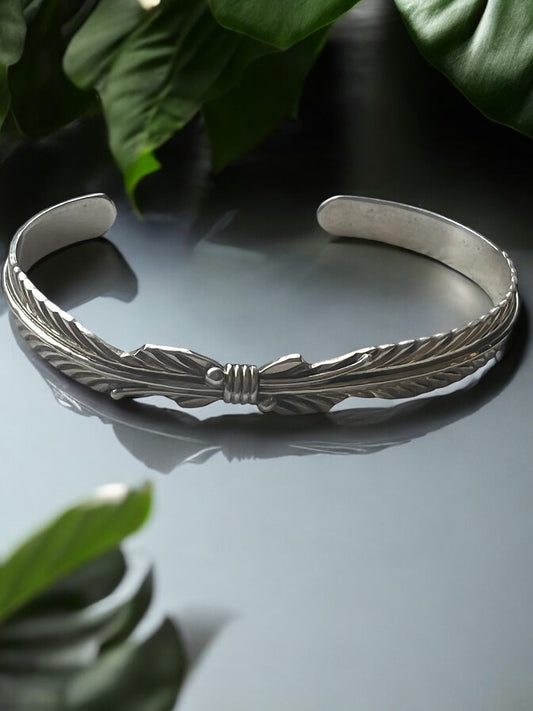 Joanne Yazzi 'Feather' style sterling silver cuff bracelet